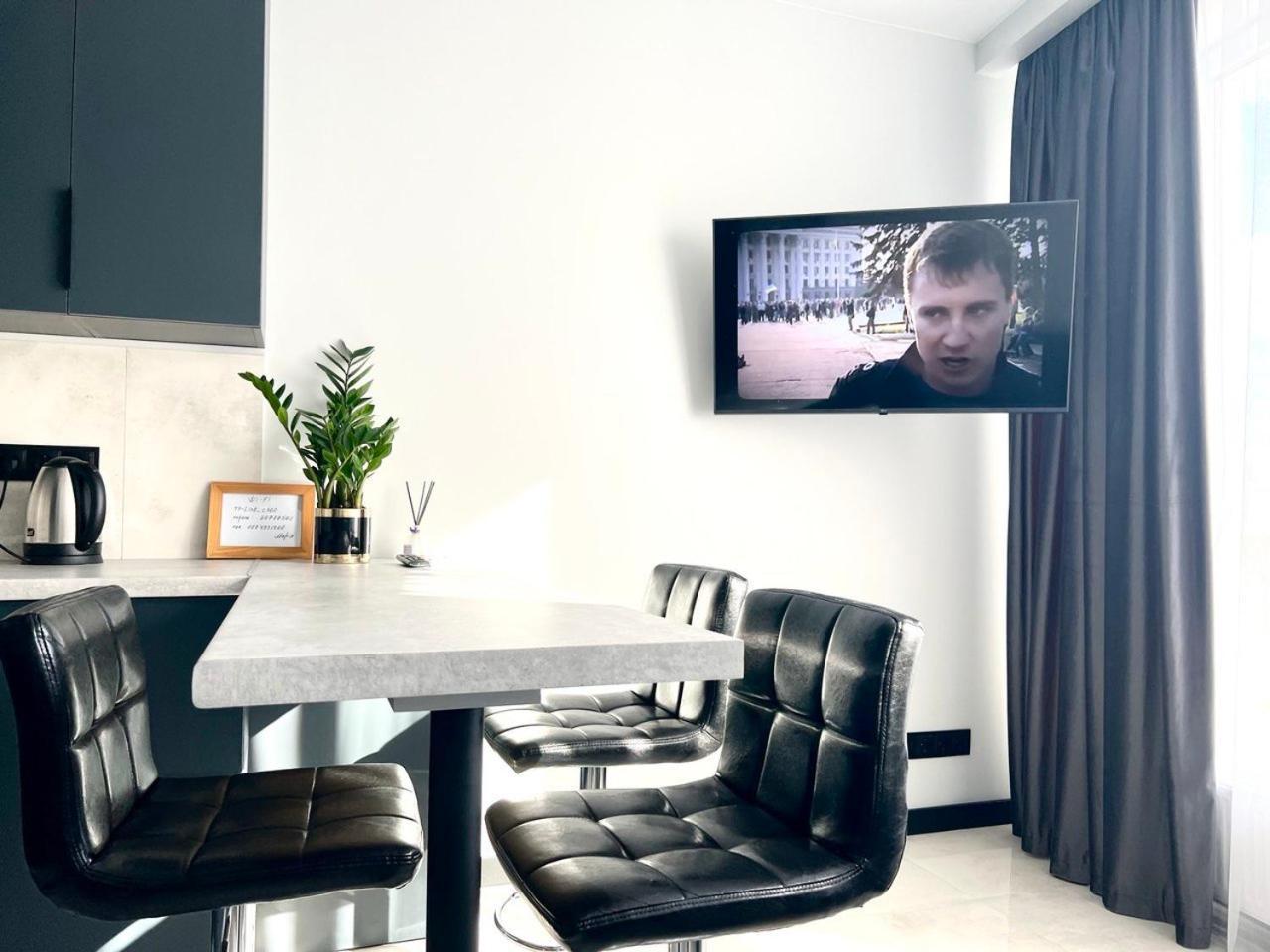 Apartments Vip Avalon Lviv Eksteriør billede