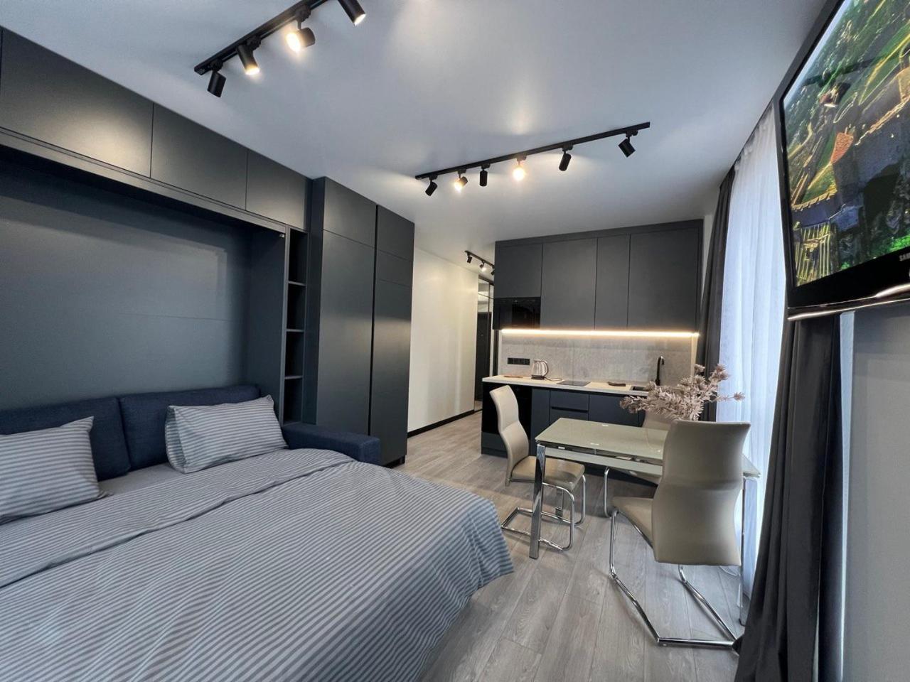 Apartments Vip Avalon Lviv Eksteriør billede