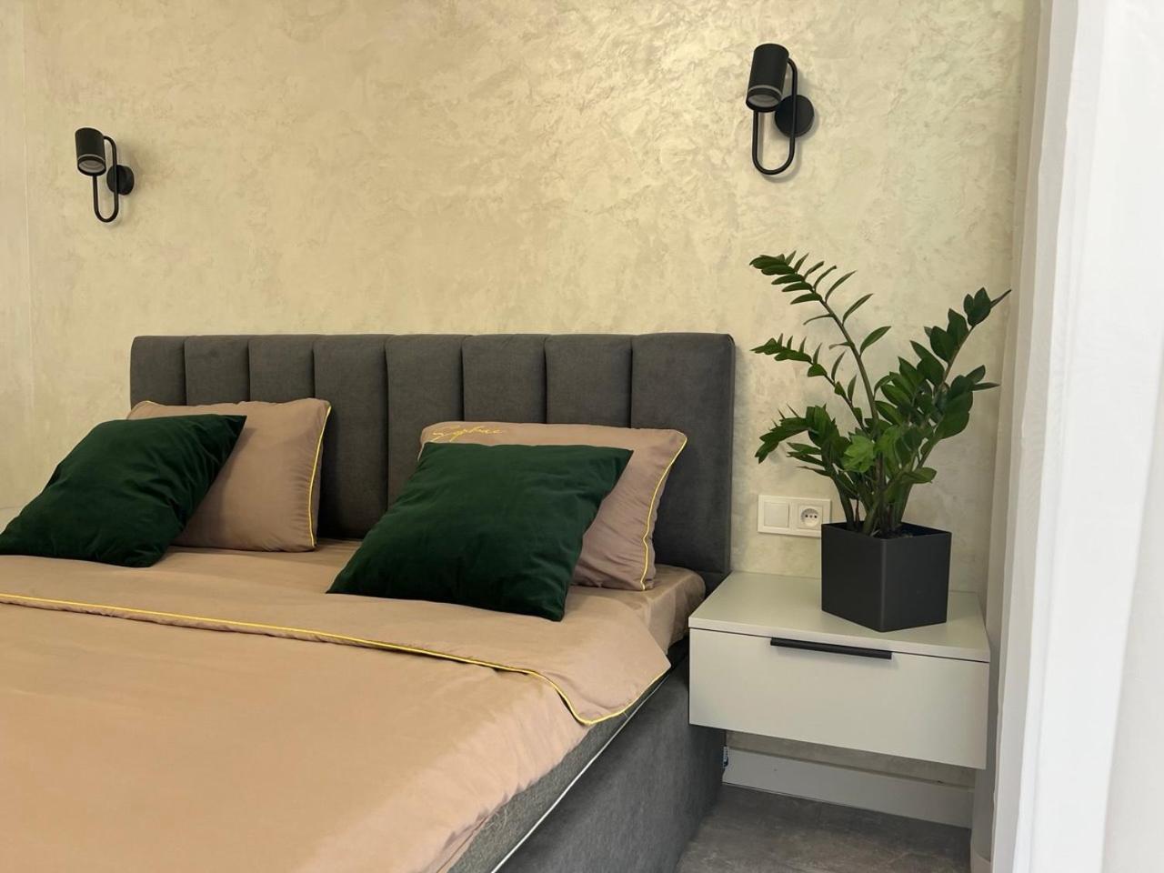 Apartments Vip Avalon Lviv Eksteriør billede