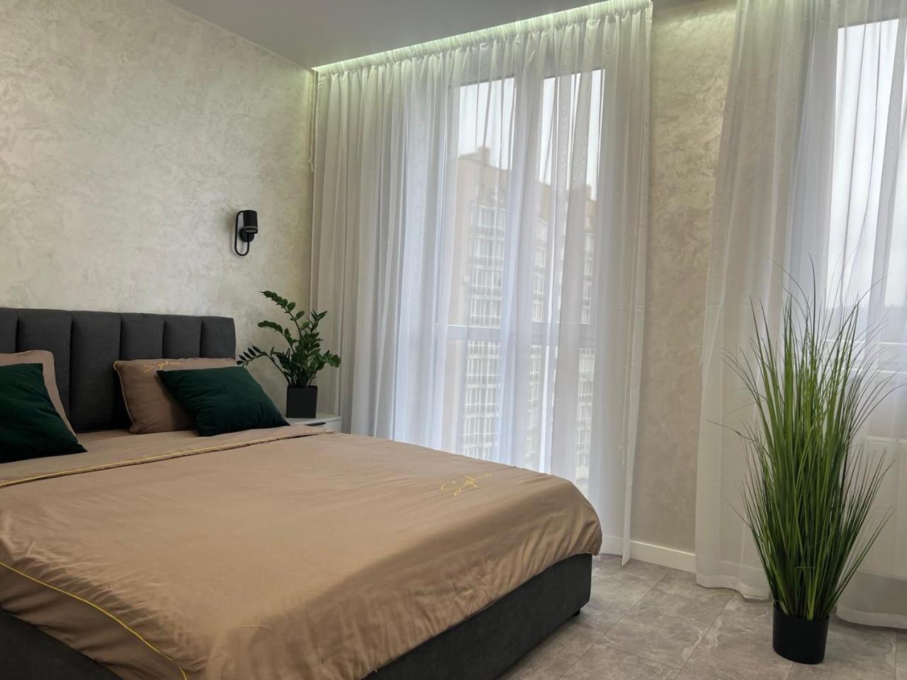 Apartments Vip Avalon Lviv Eksteriør billede