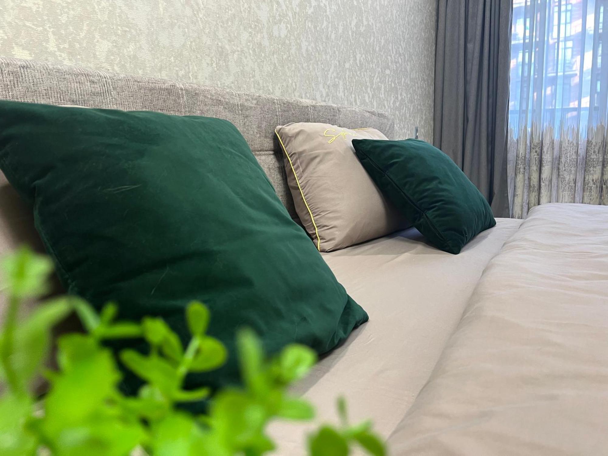 Apartments Vip Avalon Lviv Eksteriør billede